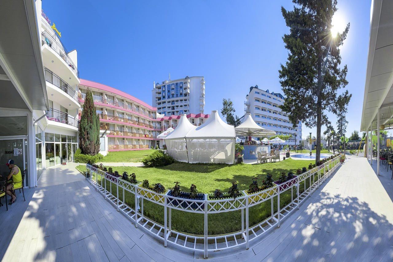 Flamingo Beach Hotel Sunny Beach Exterior photo